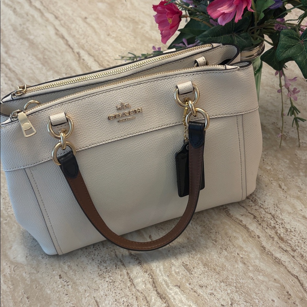 Coach Brooke Carryall Cream and Black Shoulder Bag - Picture 2 of 16